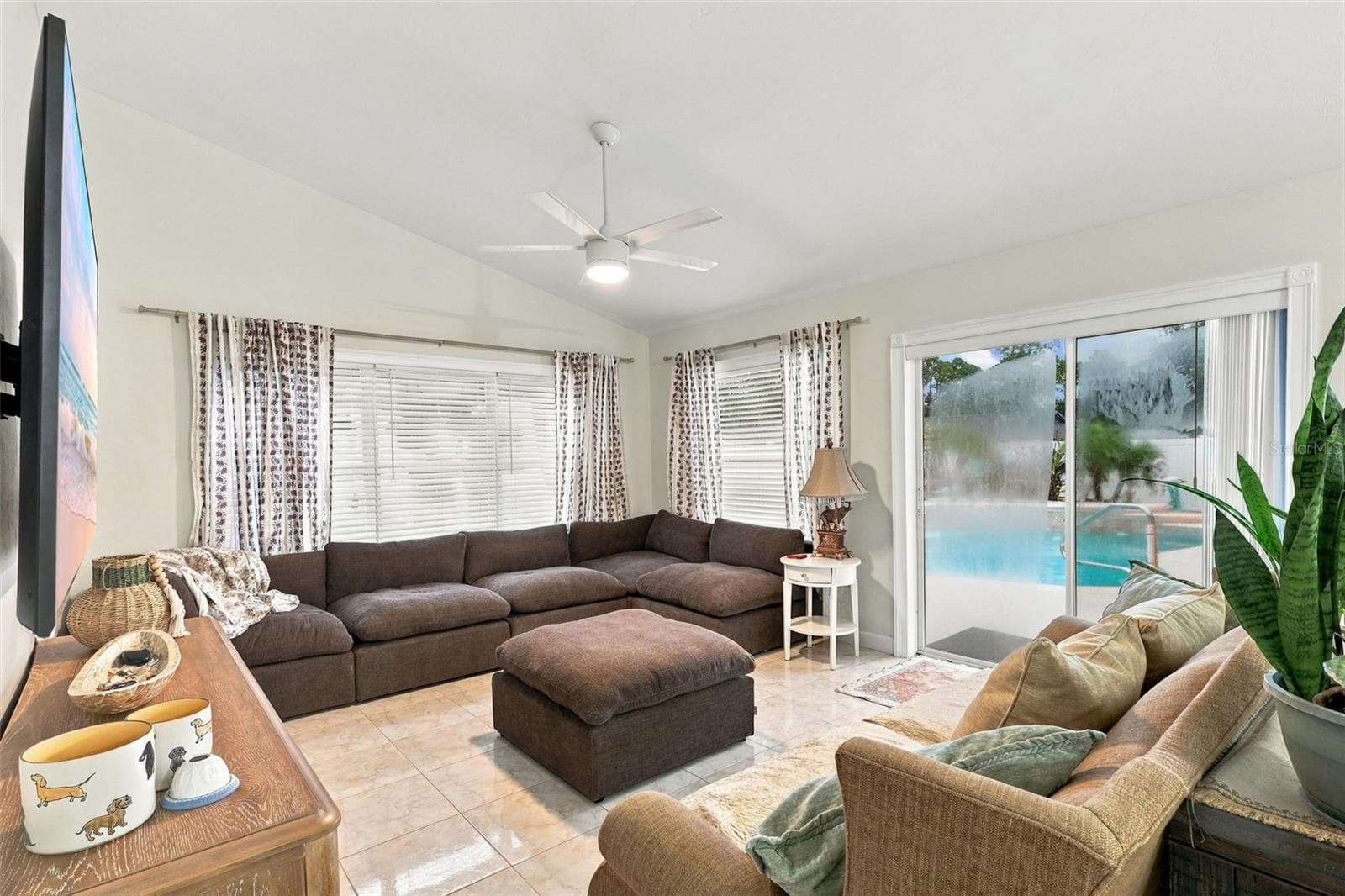 Single Family Residence at EDGEWATER, photo 9 of 41