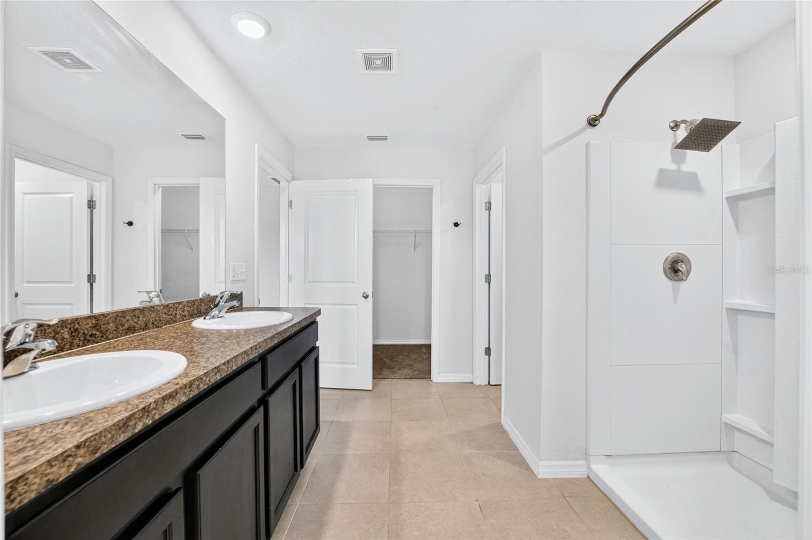 Large Walk-in Shower - 879 NW 251ST DR, NEWBERRY