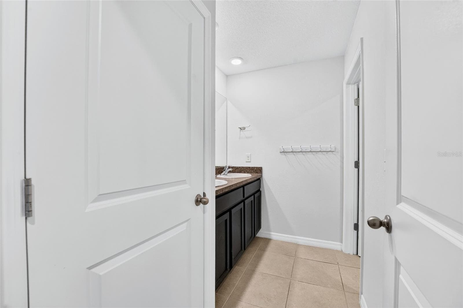 2nd Floor Hall Bathroom - 879 NW 251ST DR, NEWBERRY