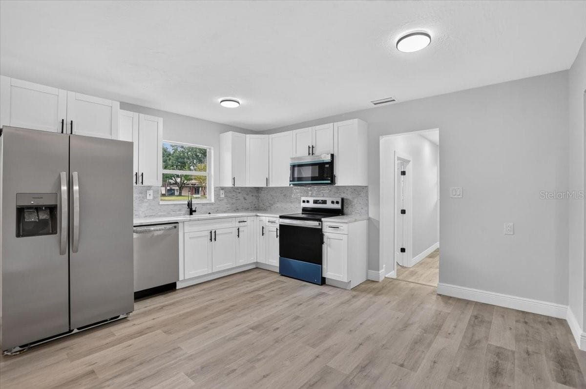 Single Family Residence at 6810 DR MARTIN LUTHER KING JR ST N, ST PETERSBURG, photo 12 of 33
