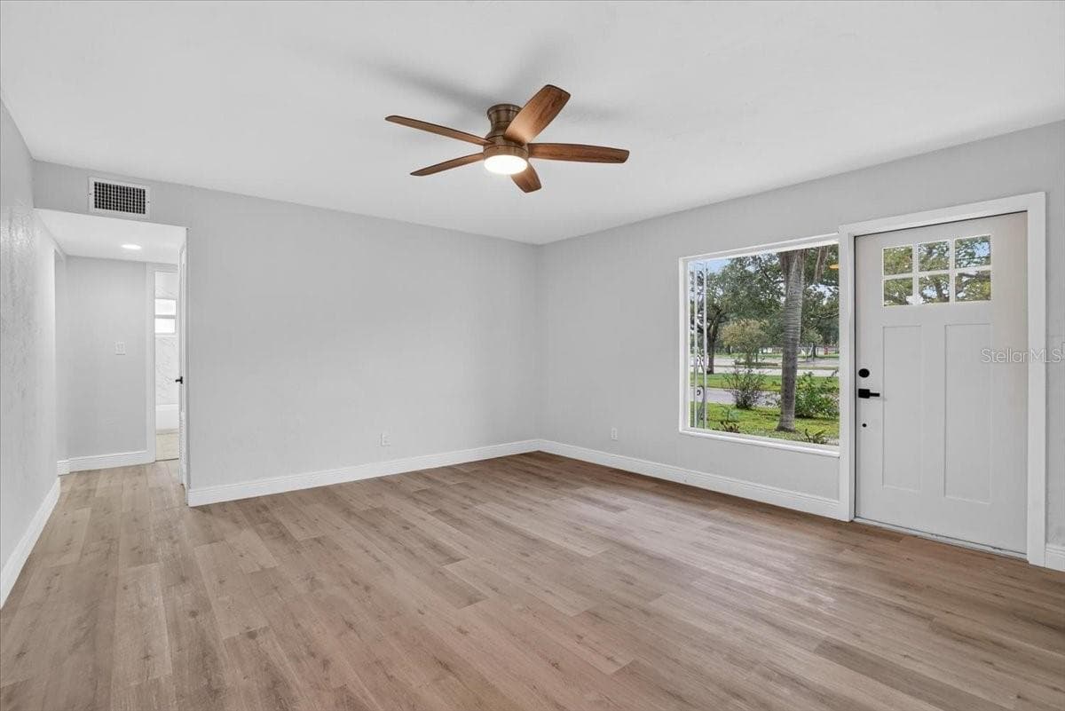 Single Family Residence at 6810 DR MARTIN LUTHER KING JR ST N, ST PETERSBURG, photo 15 of 33