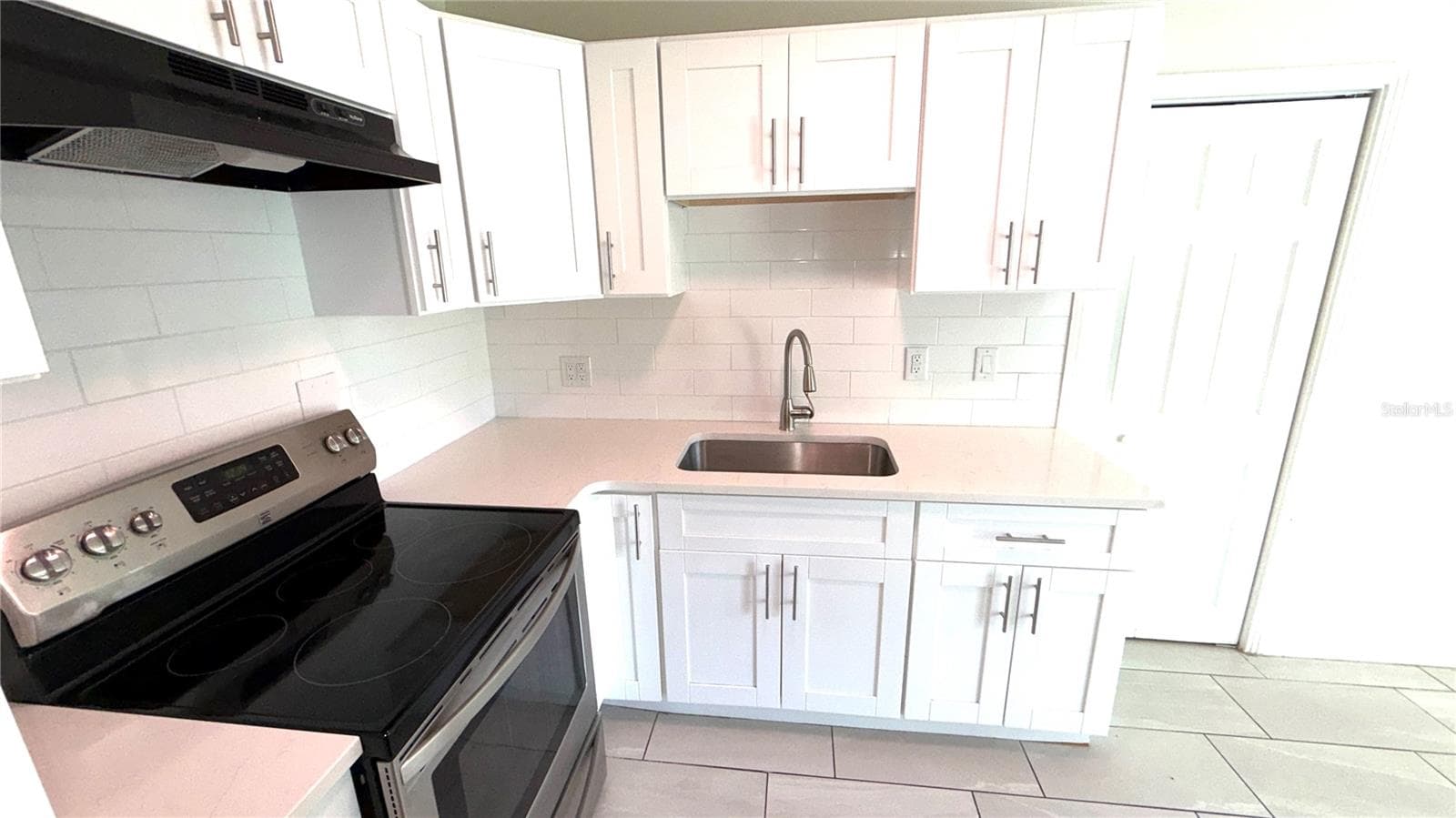 Single Family Residence at 1425 HESTER DR, LAKELAND, photo 6 of 22