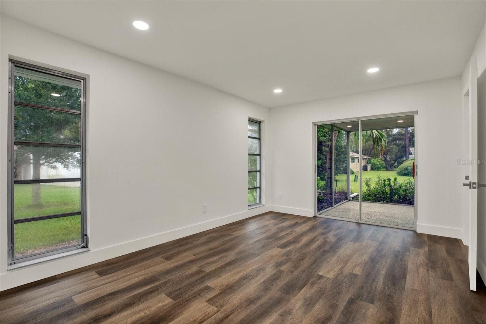 Primary bedroom - 2661 PEBBLE BEACH DR, CLEARWATER