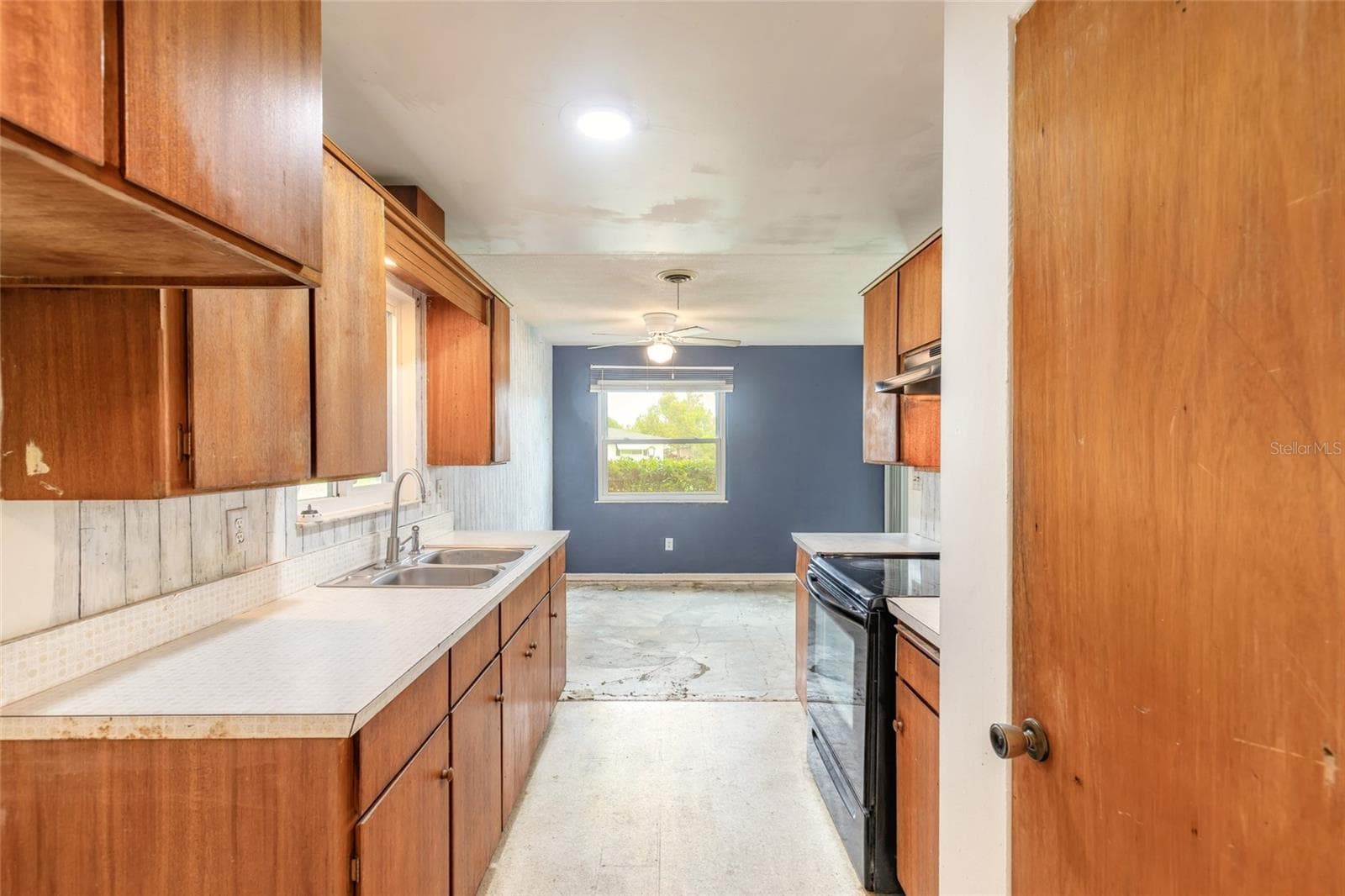 Single Family Residence at 14 LEE DR, EDGEWATER, photo 12 of 24
