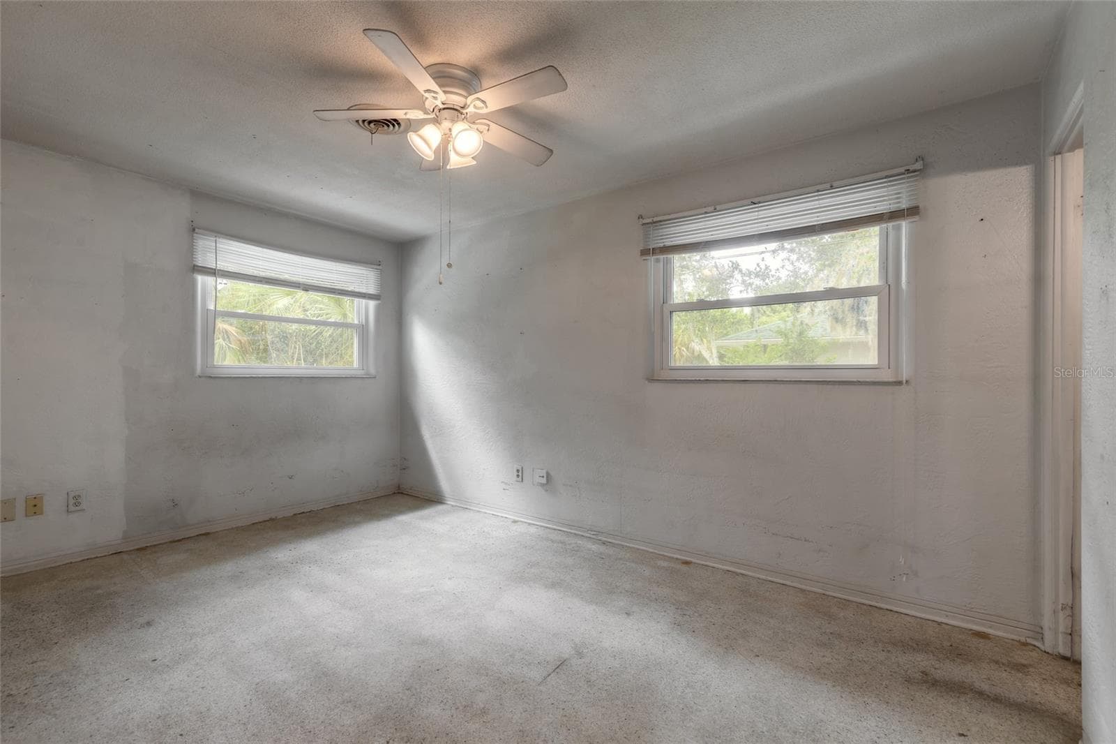 Single Family Residence at 14 LEE DR, EDGEWATER, photo 13 of 24