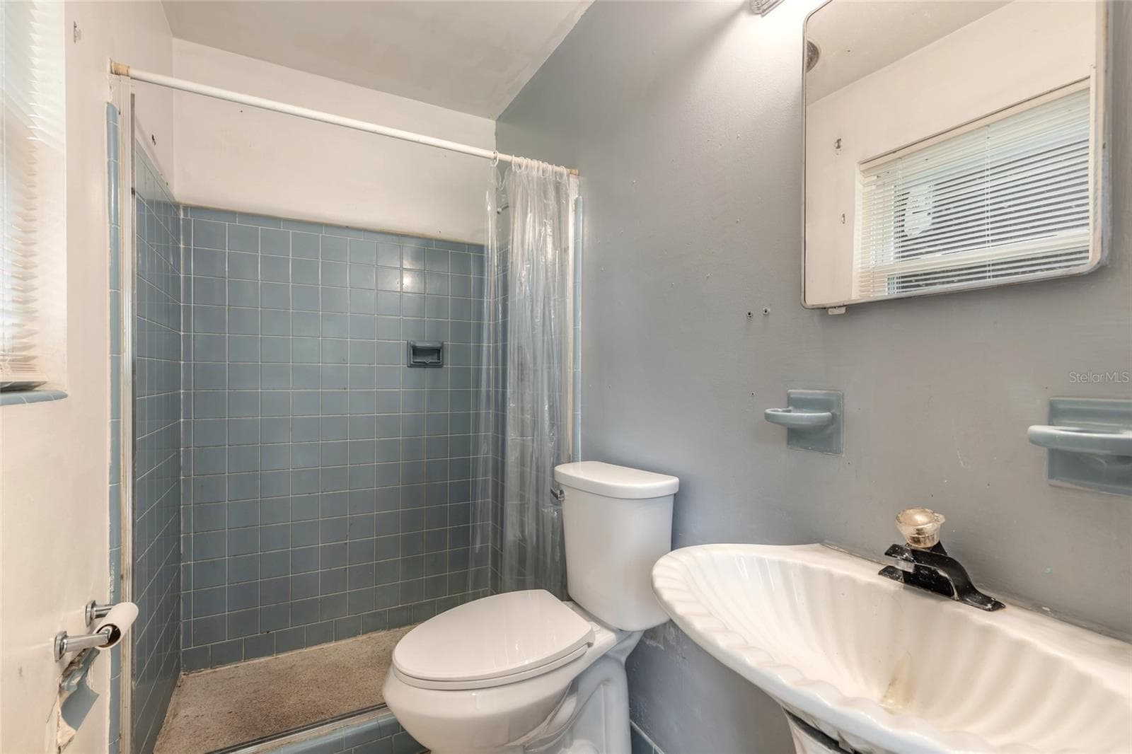 Single Family Residence at 14 LEE DR, EDGEWATER, photo 15 of 24