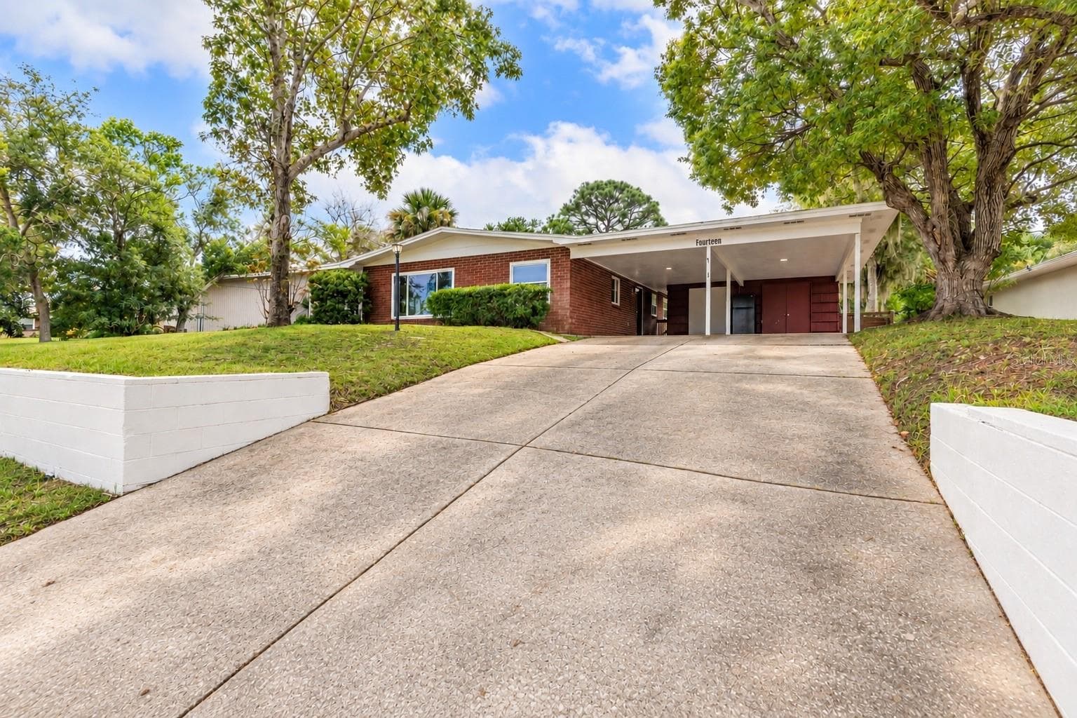 Single Family Residence at 14 LEE DR, EDGEWATER, photo 2 of 24