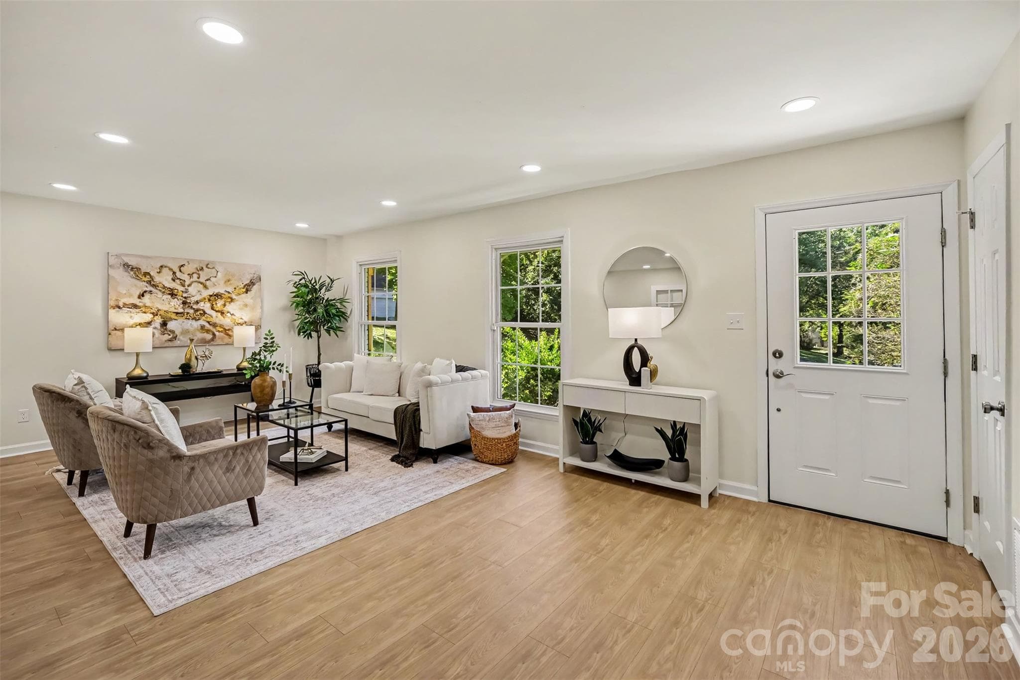 Living Room / Entrance - Charlotte