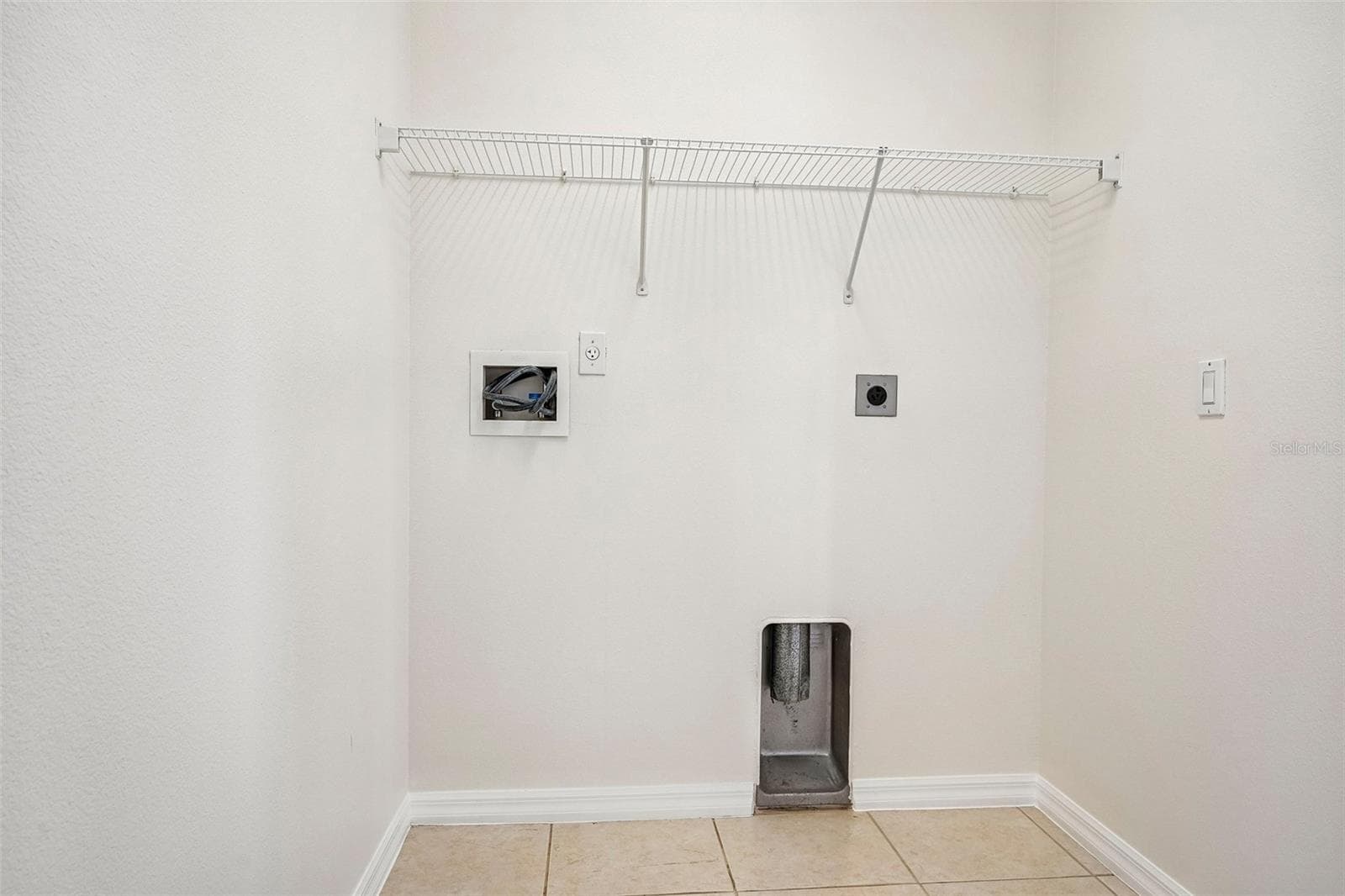 Single Family Residence at 1468 DARYL DR, SARASOTA, photo 15 of 29