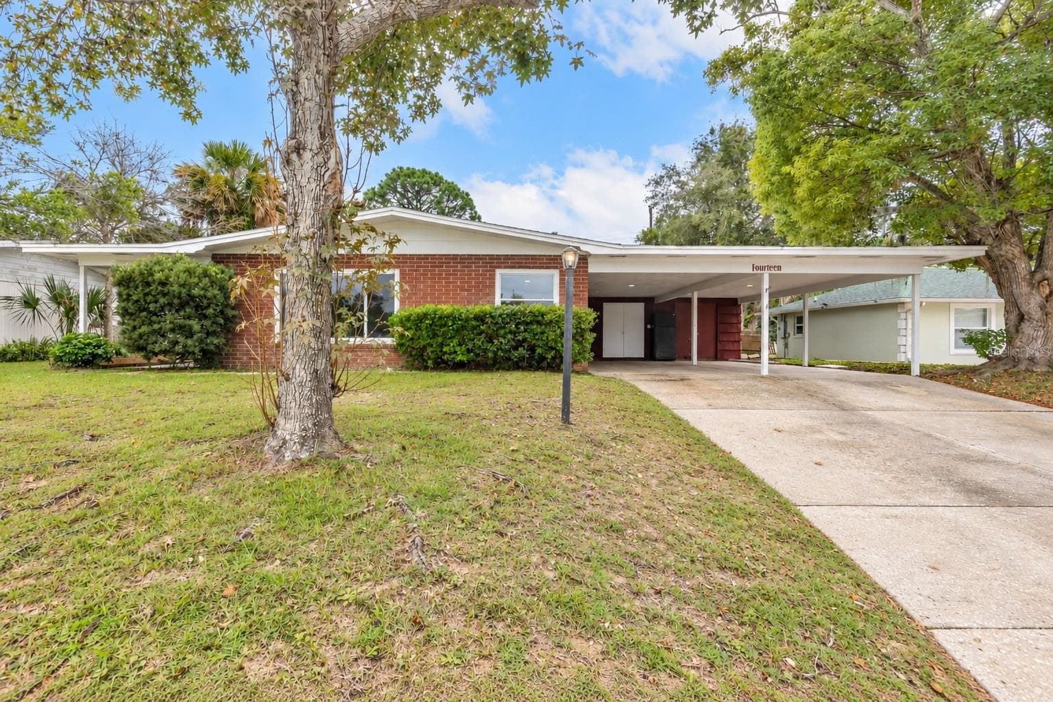 14 LEE DR