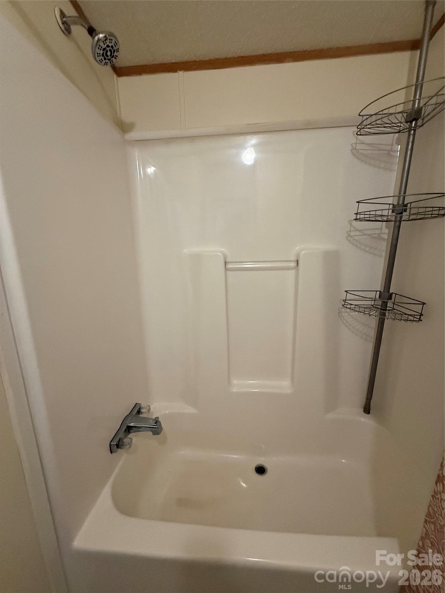 Guest bath - 97 Fair Haven Drive, Burnsville