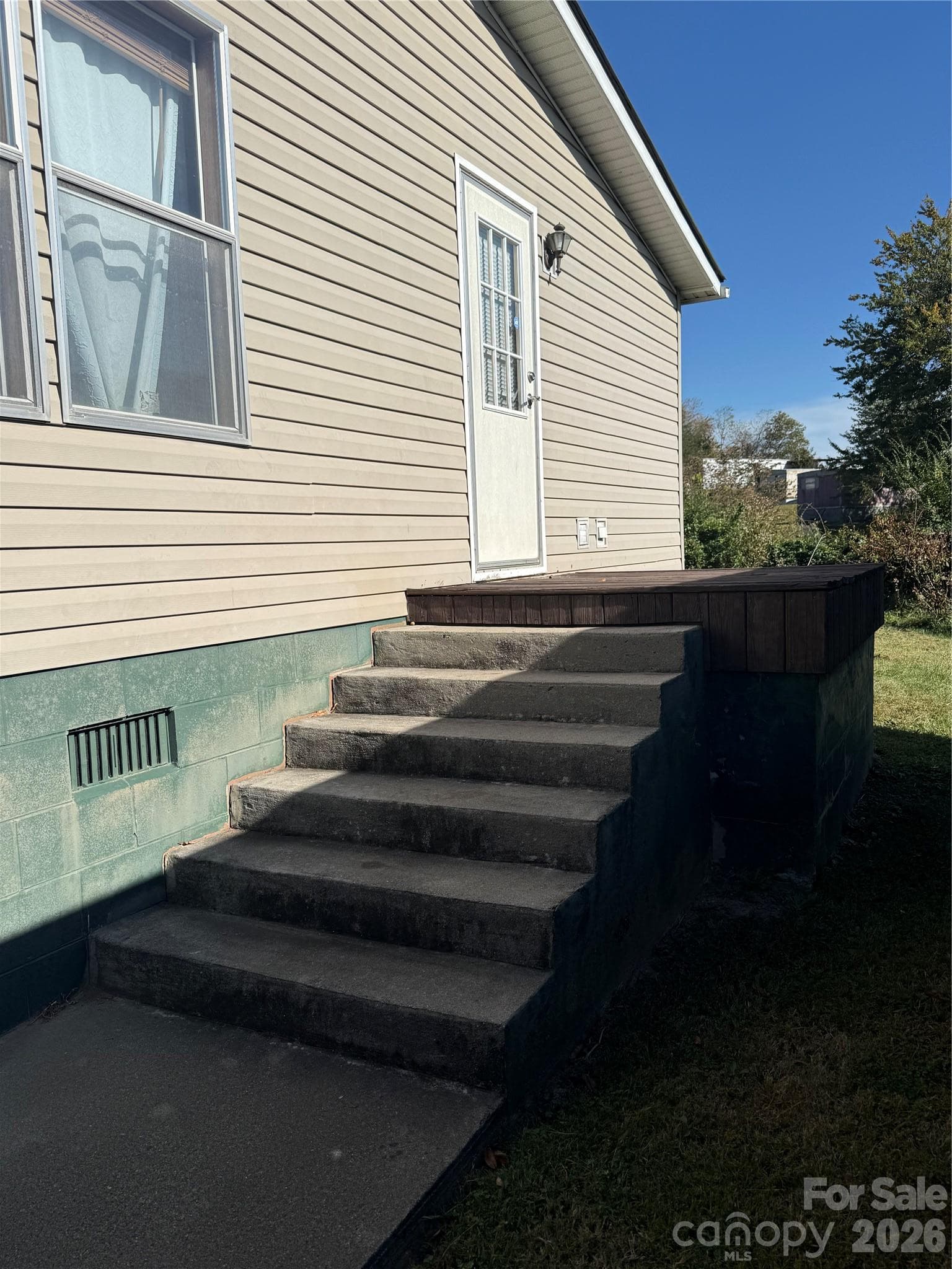 Side entrance to laundry area - 97 Fair Haven Drive, Burnsville