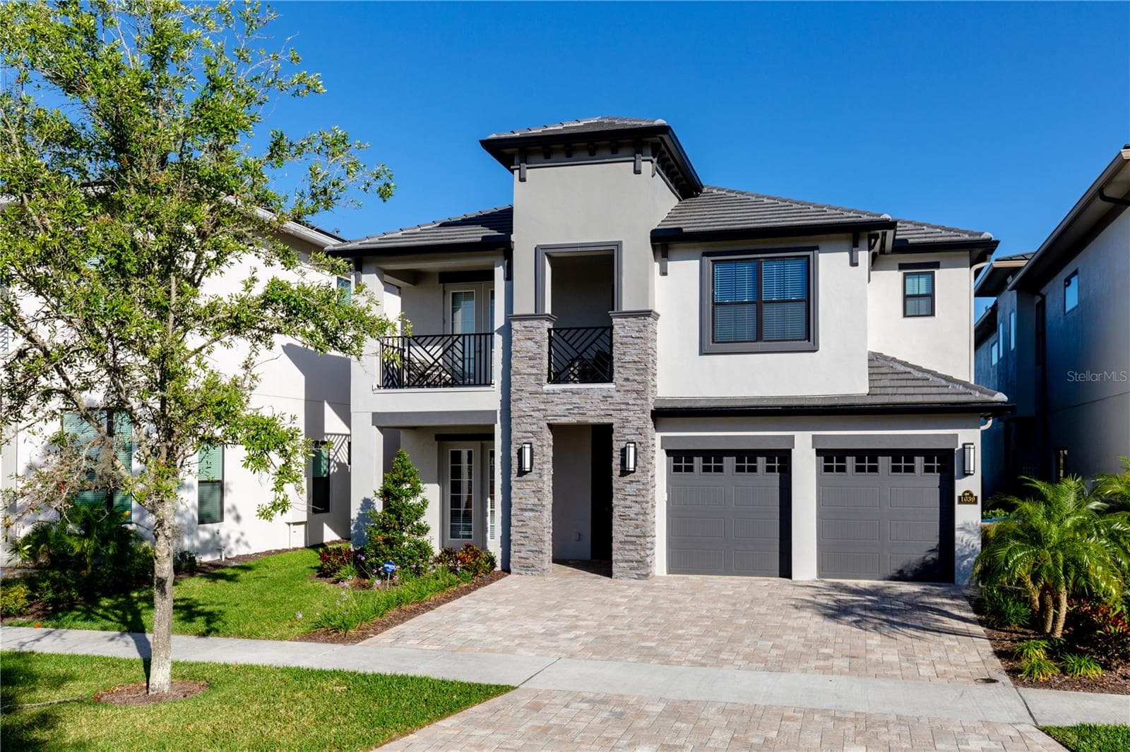 Single Family Residence at 1039 JACK NICKLAUS CT, KISSIMMEE, photo 2 of 96
