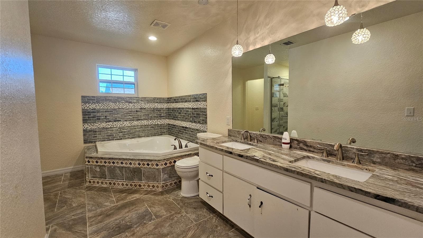 Primary bathroom - 25 E CHESLEY AVE, EUSTIS