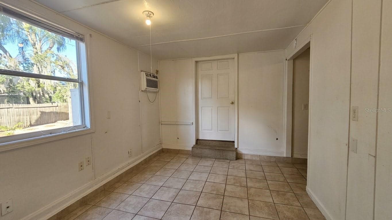 In-law living room - 25 E CHESLEY AVE, EUSTIS