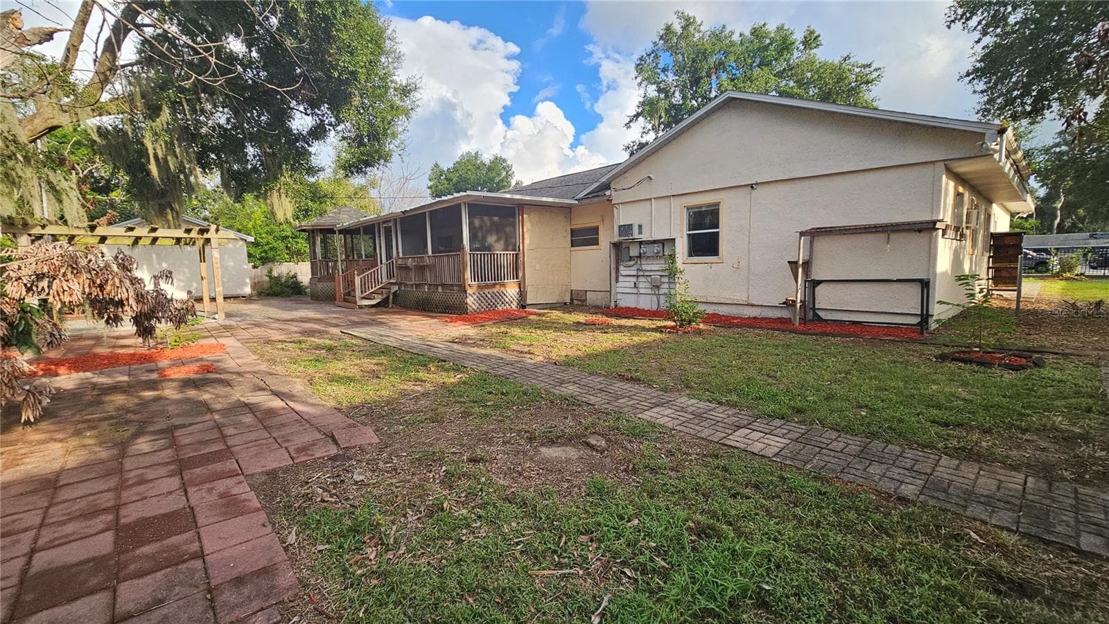 Back yard view - 25 E CHESLEY AVE, EUSTIS