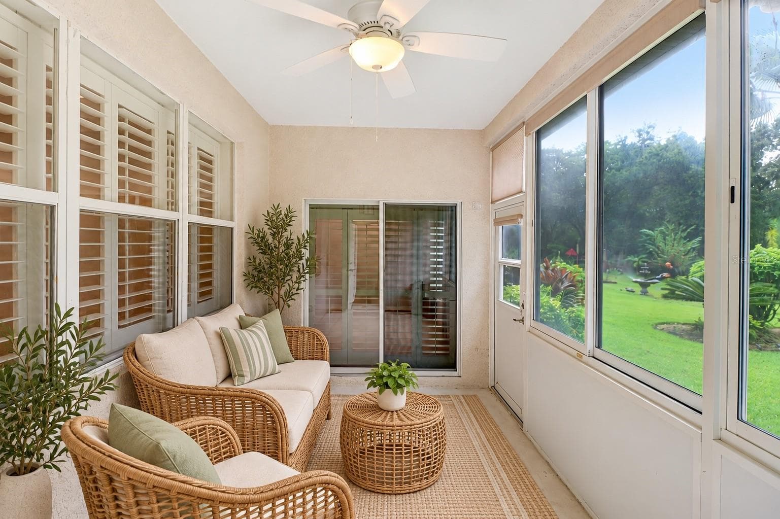 Florida Room - 1161 EMERALD HILL WAY, VALRICO