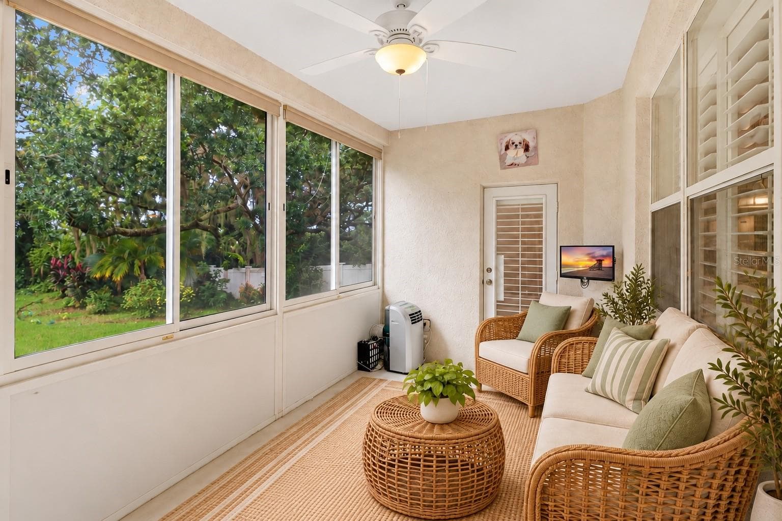 Florida Room - 1161 EMERALD HILL WAY, VALRICO