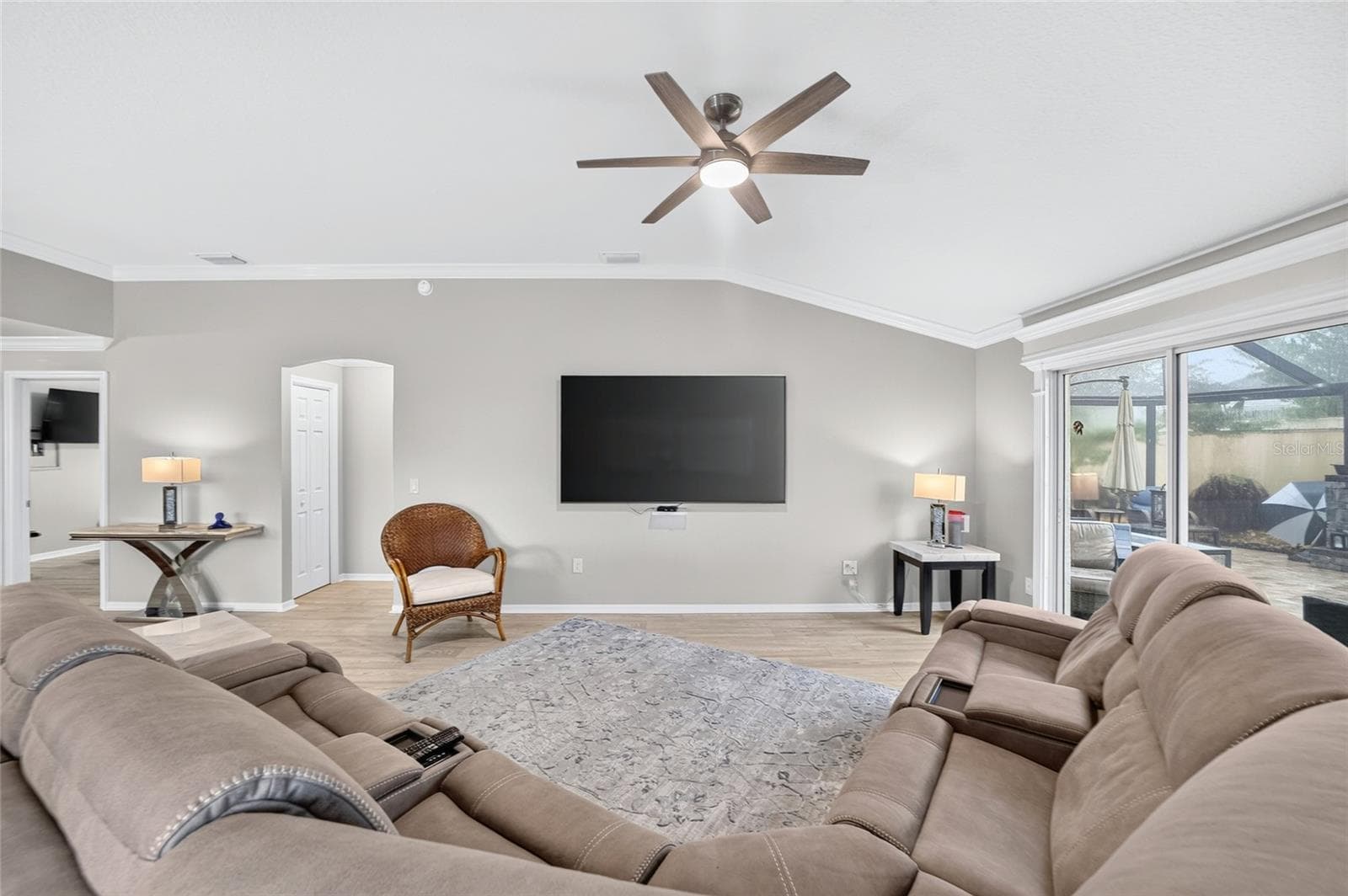 Villa at 664 MISSION HILLS TRL, THE VILLAGES, photo 16 of 63