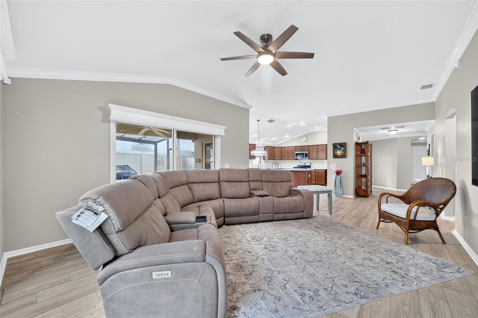 Villa at 664 MISSION HILLS TRL, THE VILLAGES, photo 18 of 63