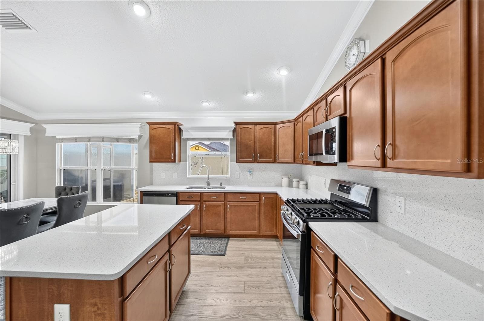Villa at 664 MISSION HILLS TRL, THE VILLAGES, photo 23 of 63