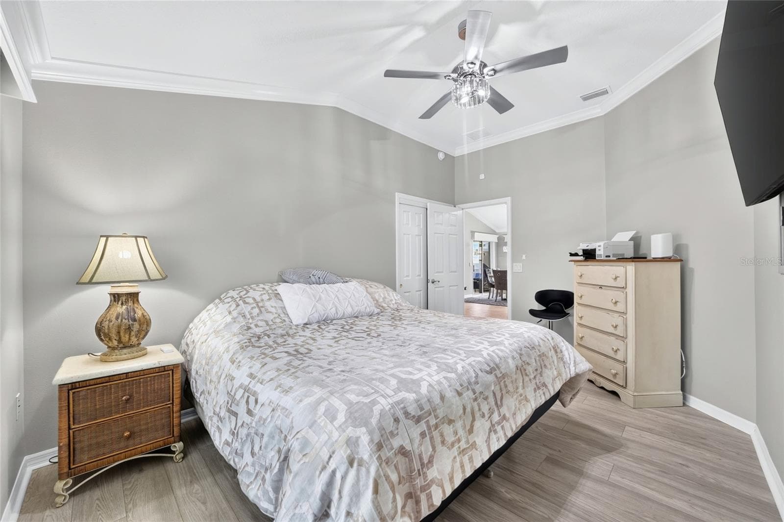 Villa at 664 MISSION HILLS TRL, THE VILLAGES, photo 37 of 63