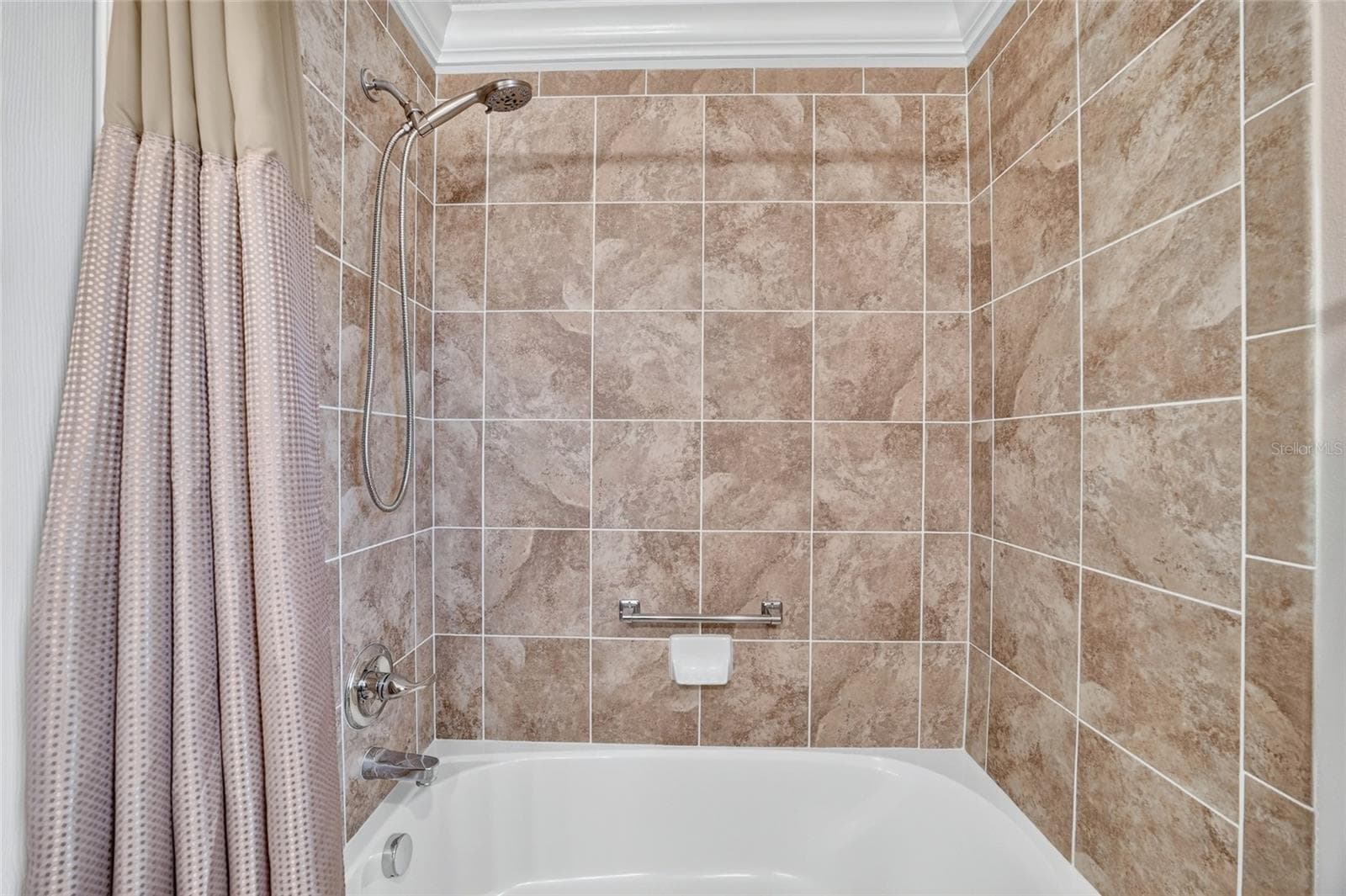 Villa at 664 MISSION HILLS TRL, THE VILLAGES, photo 40 of 63
