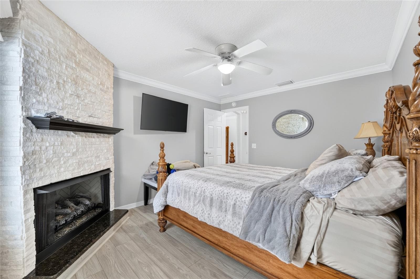 Villa at 664 MISSION HILLS TRL, THE VILLAGES, photo 42 of 63
