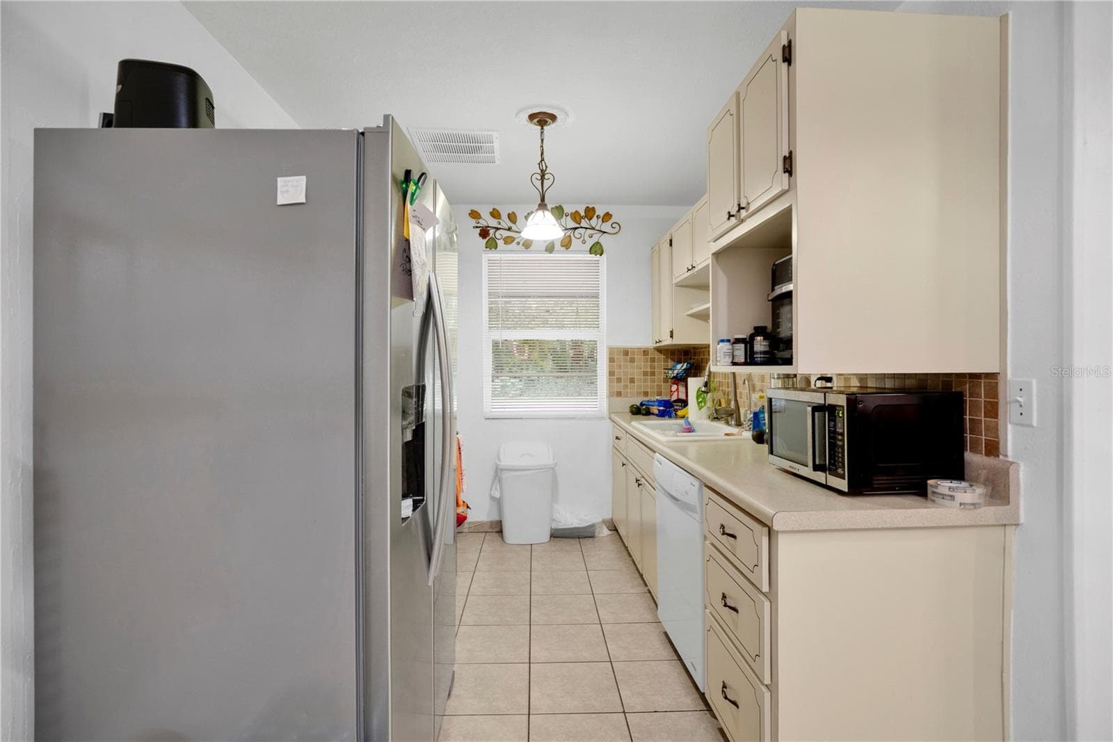 Single Family Residence at 1802 EGAN DR, ORLANDO, photo 12 of 35