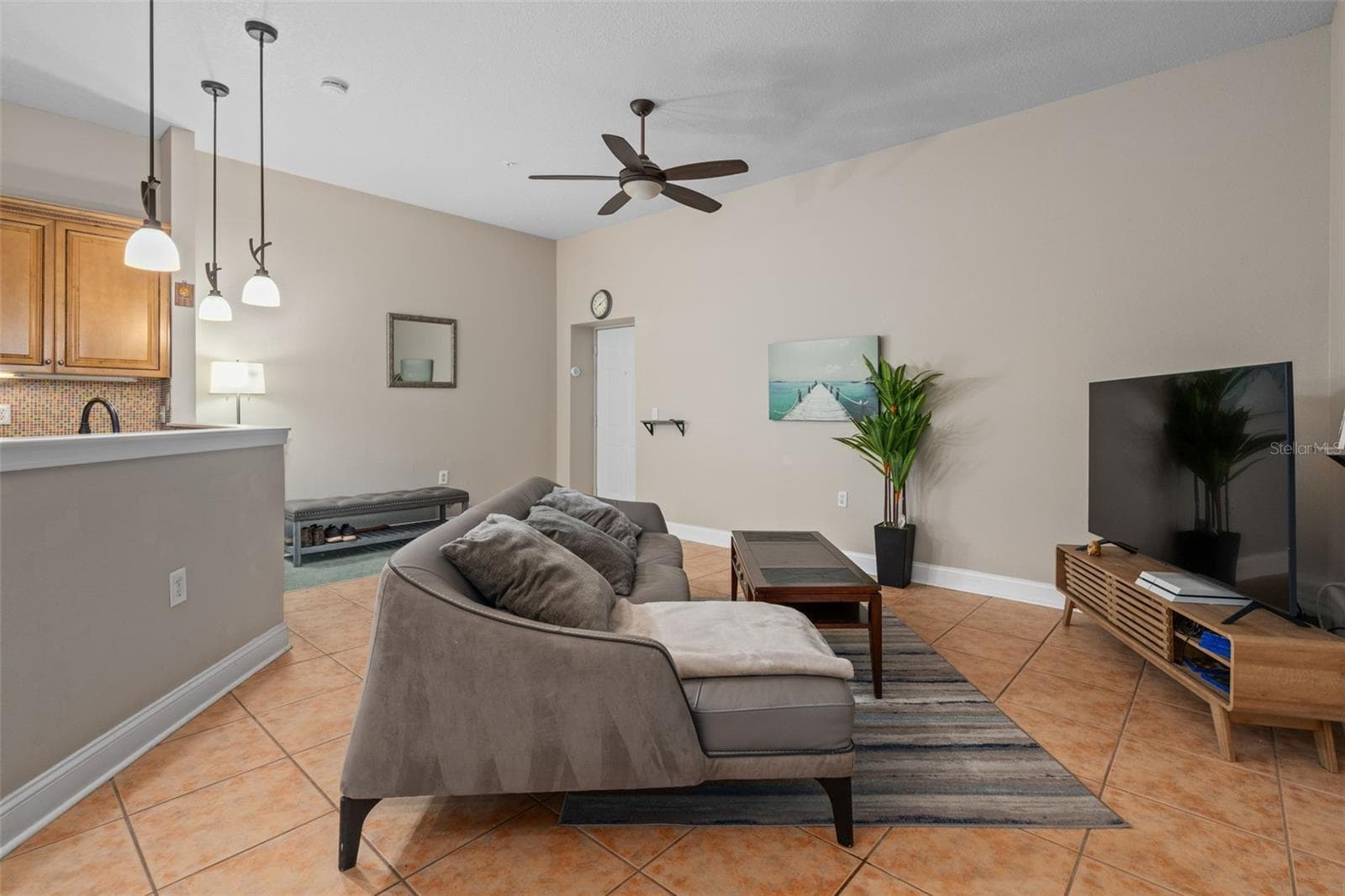 Living Room - 701 MIRROR LAKE DR N #120, ST PETERSBURG