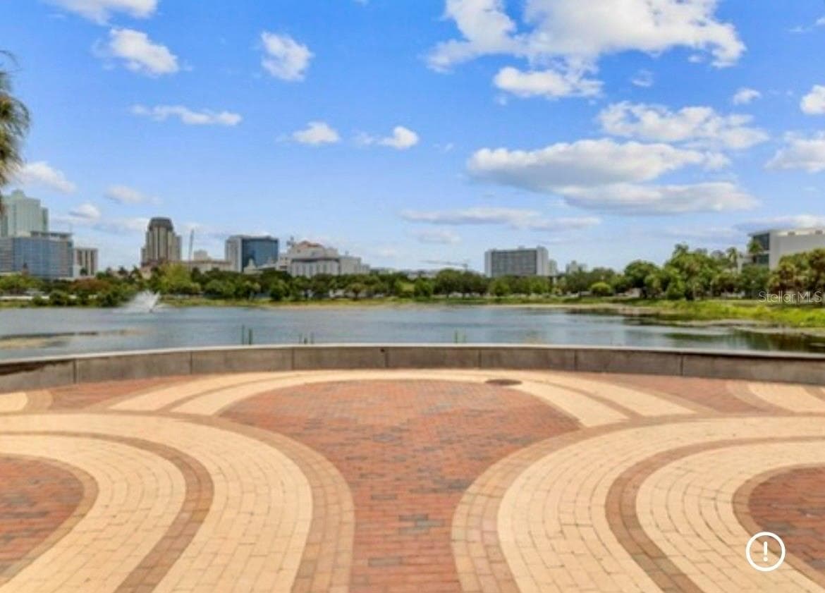 Mirror Lake - 701 MIRROR LAKE DR N #120, ST PETERSBURG