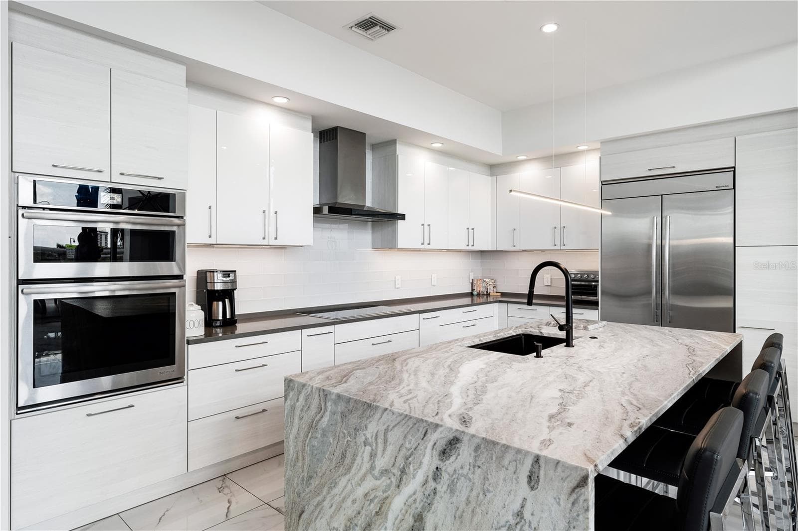 Condominium at 1155 N GULFSTREAM AVE #208, SARASOTA, photo 5 of 70
