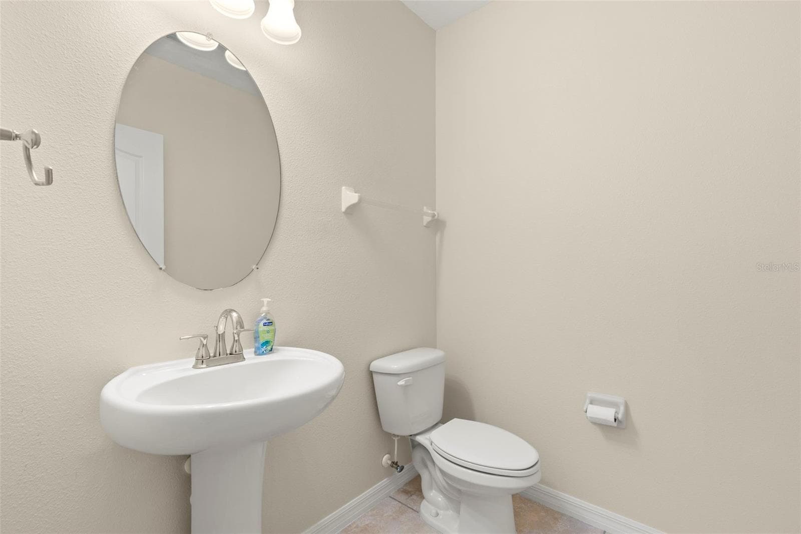 Single Family Residence at 2719 GARDEN FALLS DR, BRANDON, photo 16 of 39