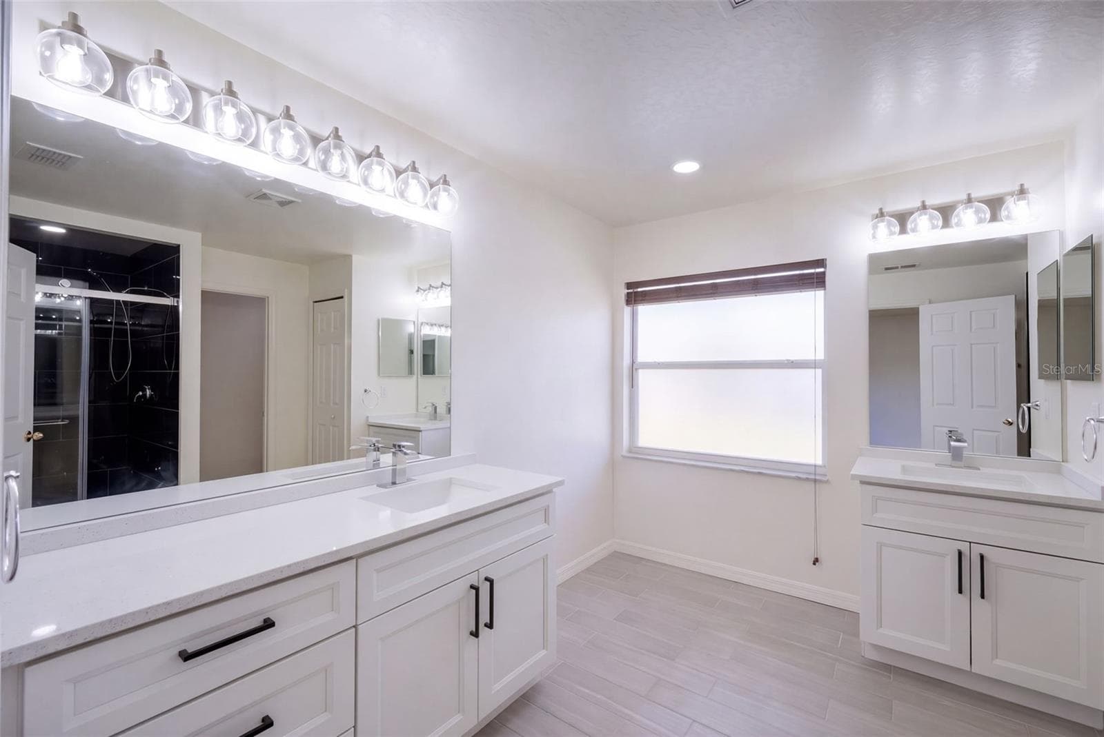 Master Bathroom - 127 ABERDEEN ST, DAVENPORT