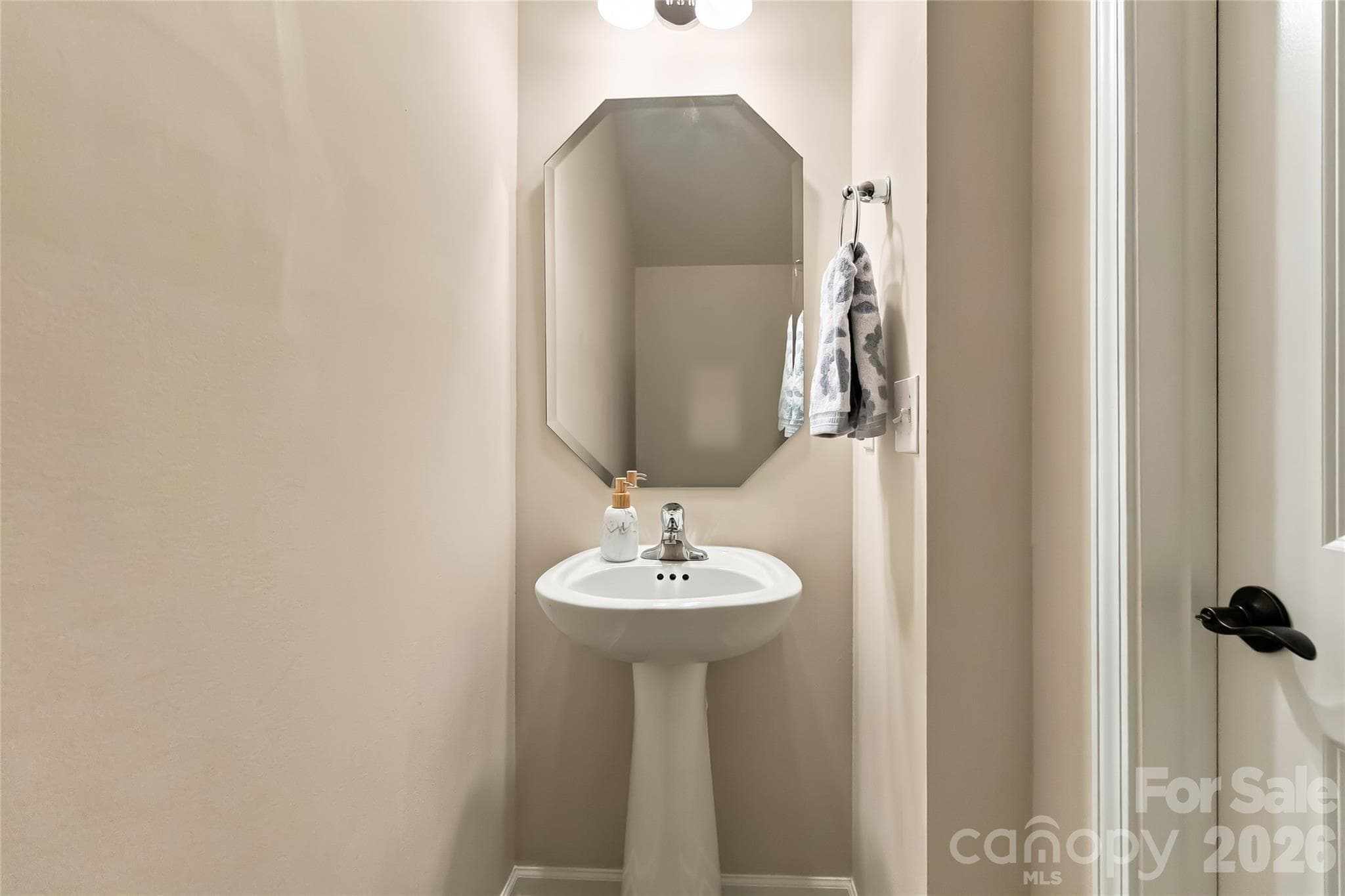 Townhouse at 15640 Little Bluestem Street, Charlotte, photo 16 of 38
