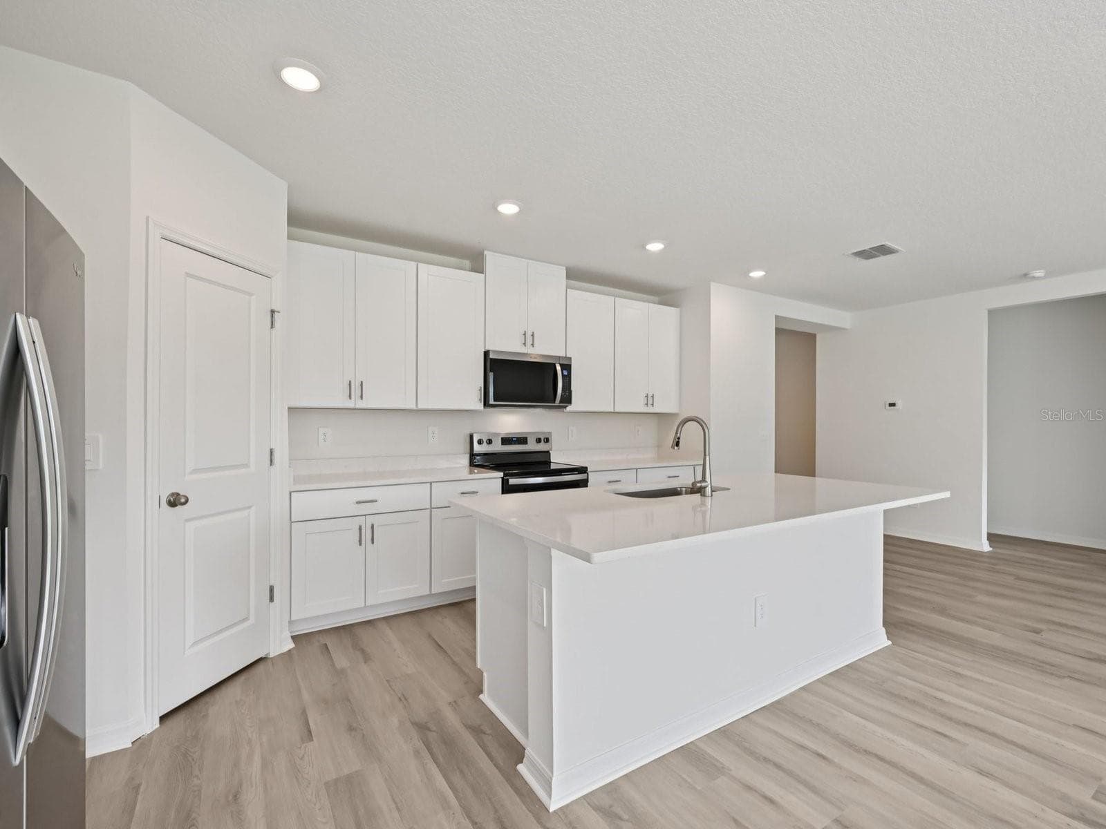 Single Family Residence at 1688 COOLRIDGE PL, ZEPHYRHILLS, photo 16 of 32
