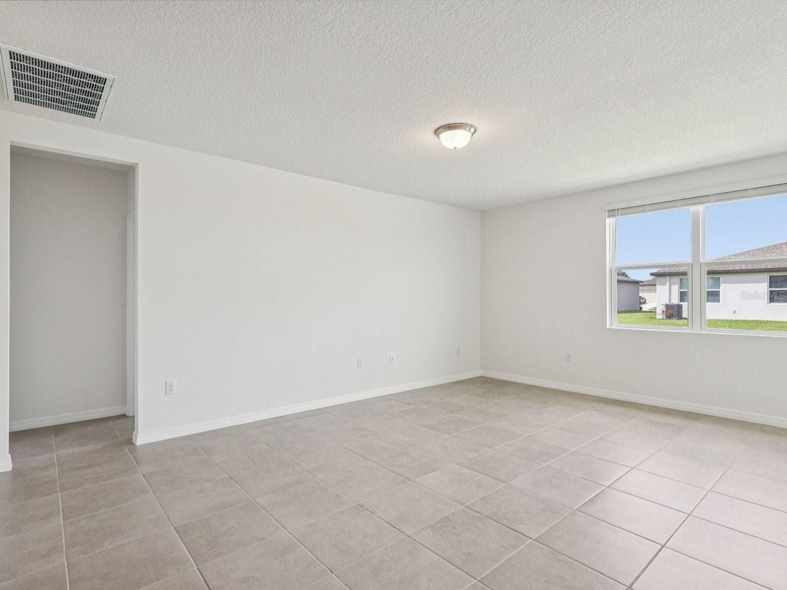 Single Family Residence at 1368 OAK VALLEY DR, AUBURNDALE, photo 4 of 24
