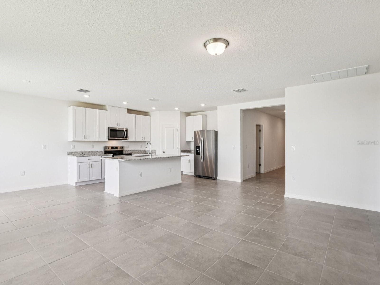 Single Family Residence at 1368 OAK VALLEY DR, AUBURNDALE, photo 6 of 24