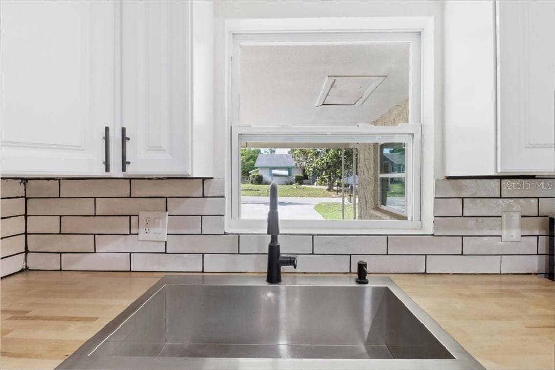 Single Family Residence at 1163 SE 2nd ST, CRYSTALRIVER FL 34429, Crystal River, photo 10 of 48