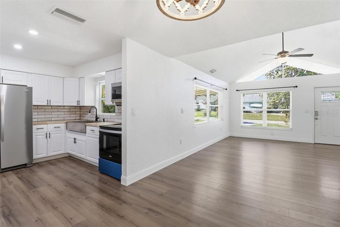 Single Family Residence at 1163 SE 2nd ST, CRYSTALRIVER FL 34429, Crystal River, photo 11 of 48