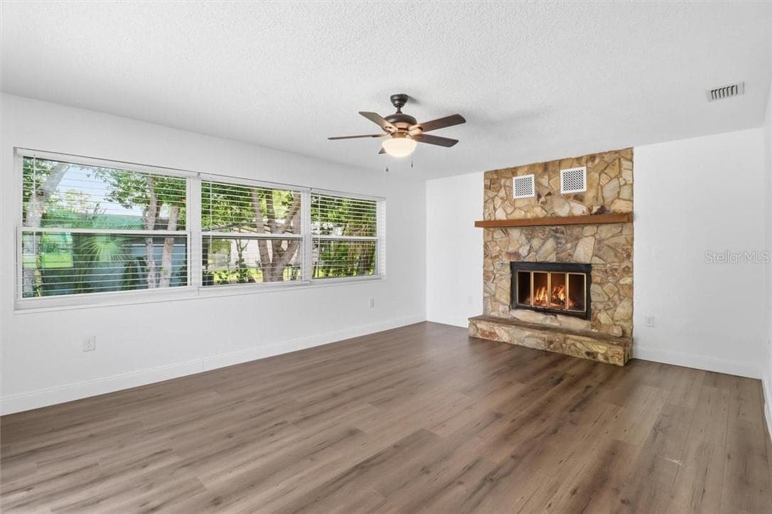 Single Family Residence at 1163 SE 2nd ST, CRYSTALRIVER FL 34429, Crystal River, photo 19 of 48