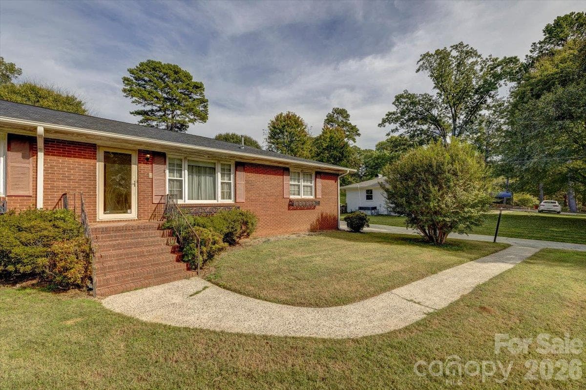 6324 Elmwood Circle