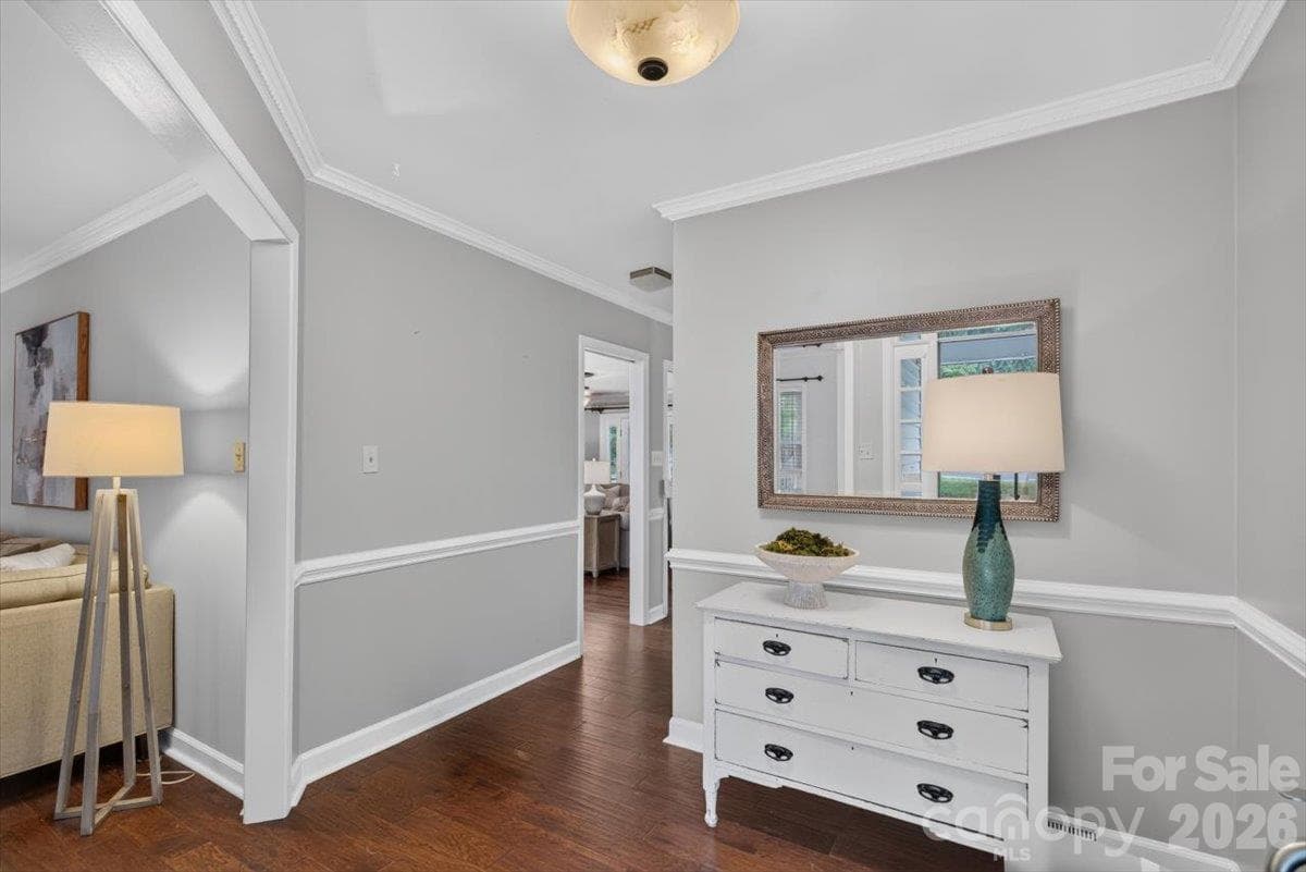 Single Family Residence at 4124 Bridgewood Lane, Charlotte, photo 7 of 32