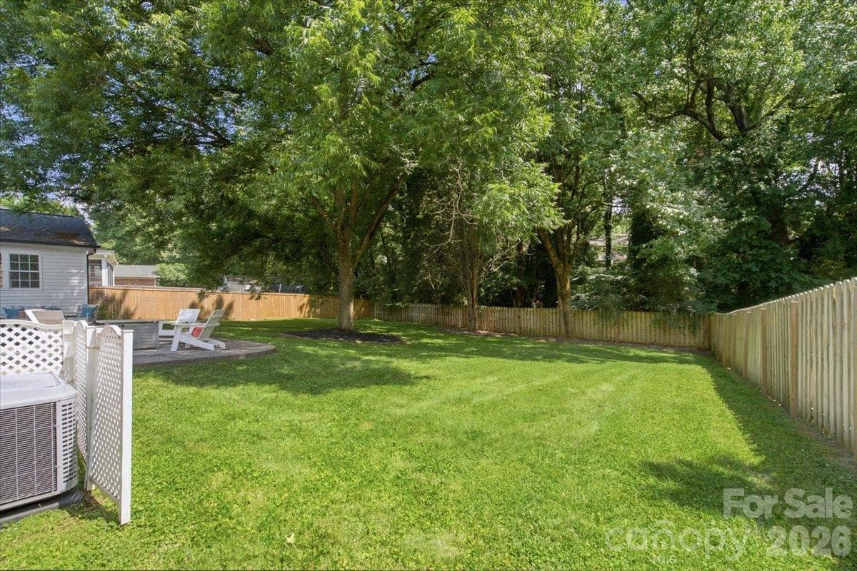 Fenced in spacious yard - 4124 Bridgewood Lane, Charlotte