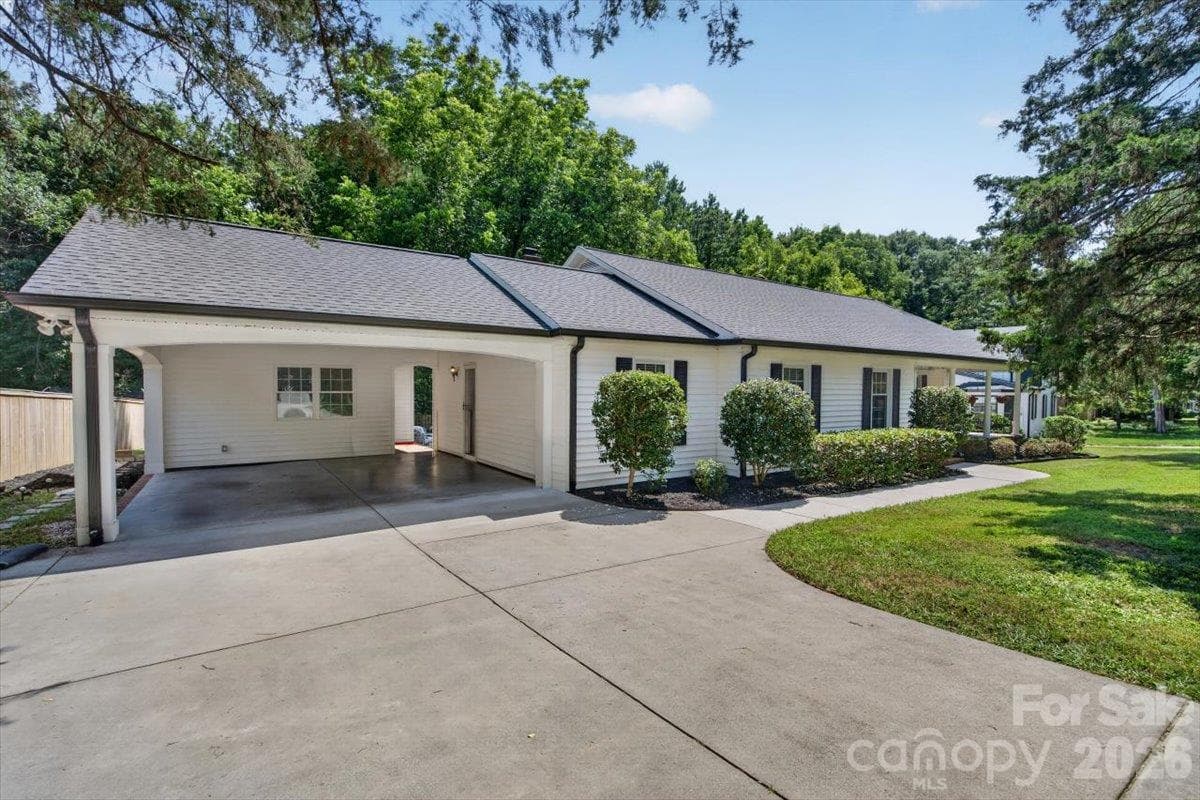 2 Car carport - 4124 Bridgewood Lane, Charlotte