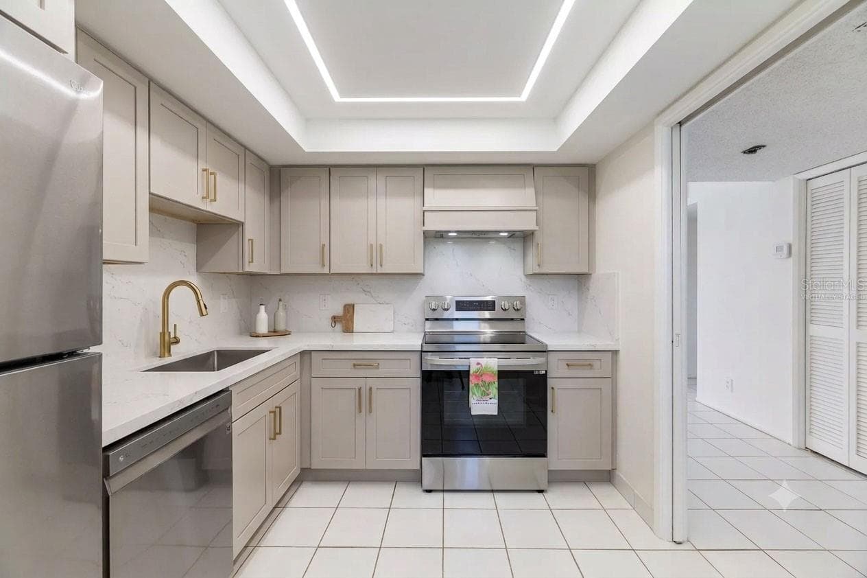 Virtually Staged - Kitchen - 605 OAKS DR #607, POMPANO BEACH