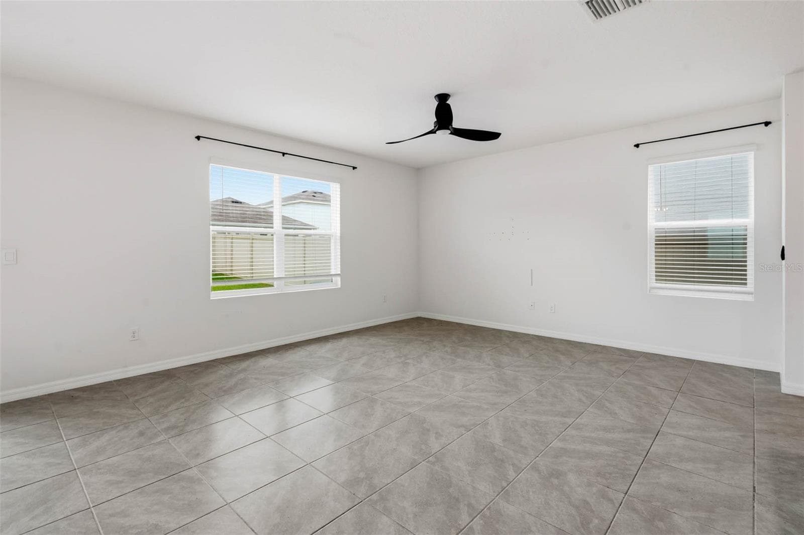 Single Family Residence at 5674 BANBURY RIDGE RUN, WESLEY CHAPEL, photo 12 of 44