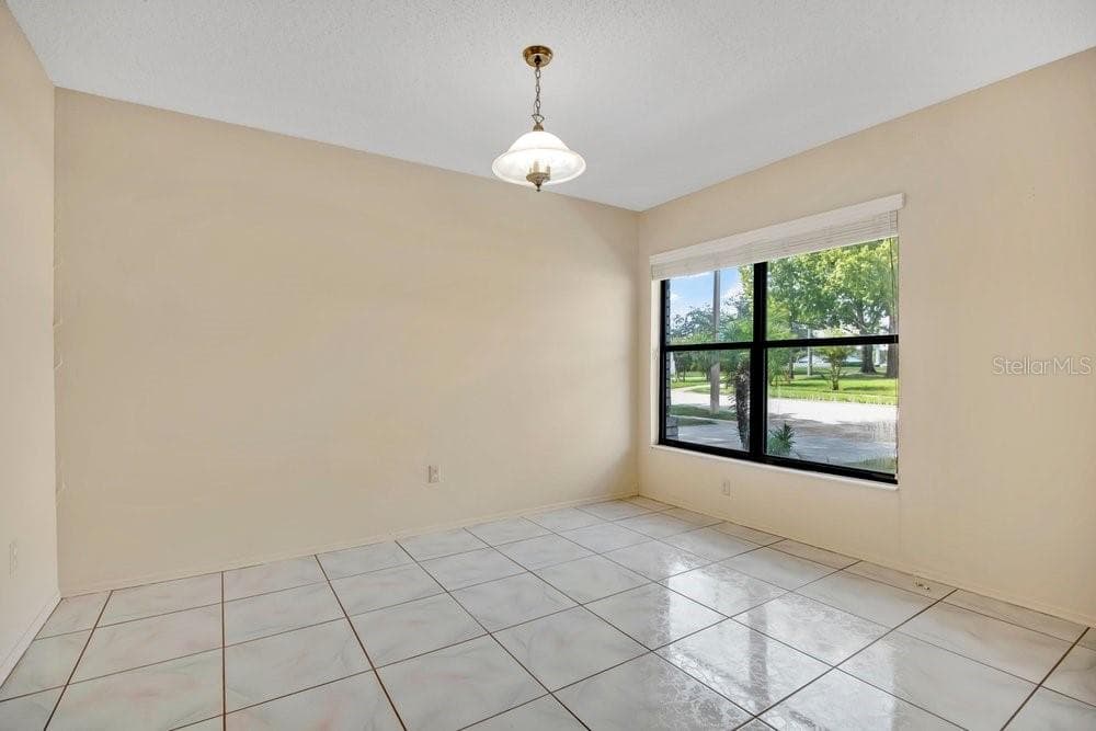 Single Family Residence at 3600 BISCAYNE DR, WINTER SPRINGS, photo 4 of 40