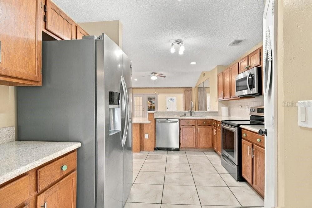 Single Family Residence at 3600 BISCAYNE DR, WINTER SPRINGS, photo 16 of 40