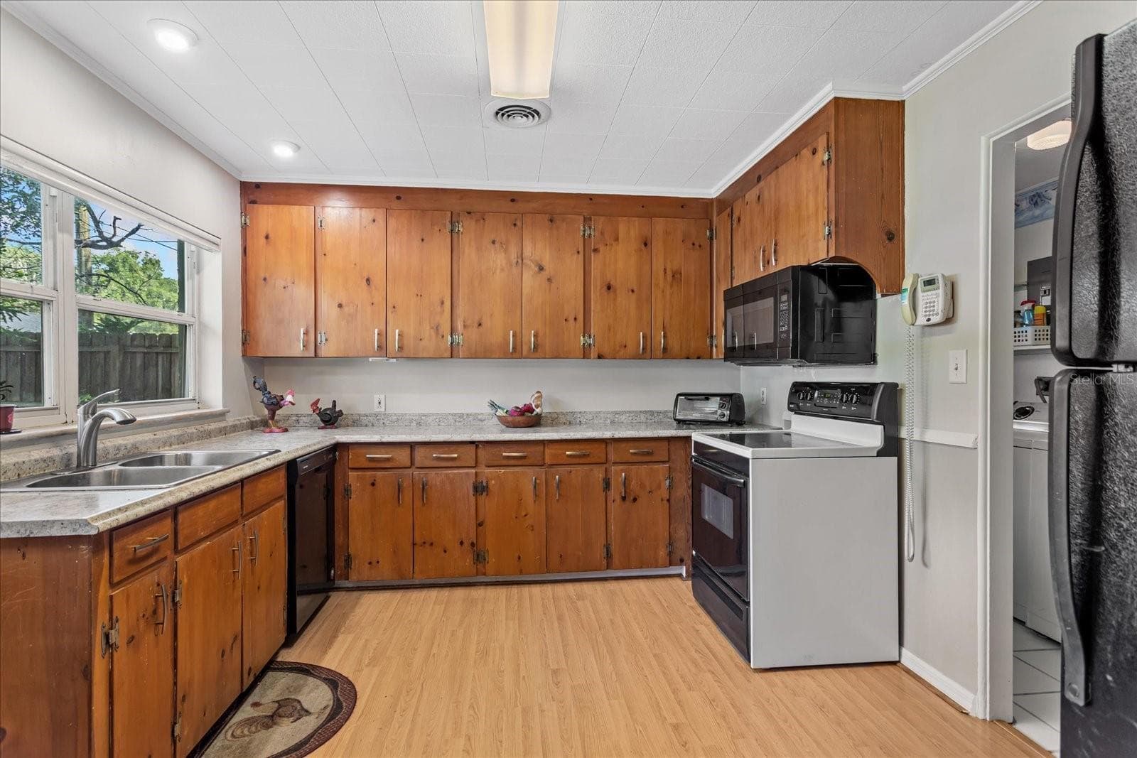 Single Family Residence at 4099 SHORECREST DR, ORLANDO, photo 9 of 21